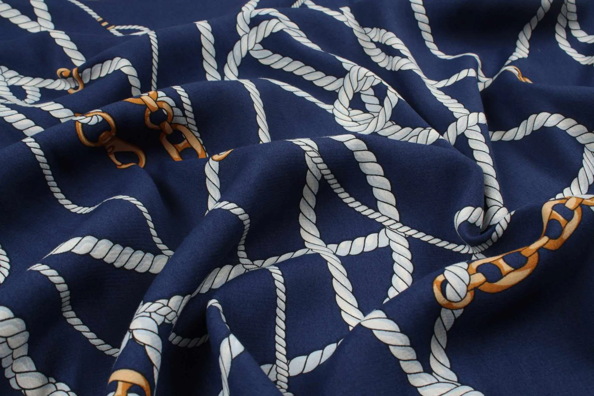 20 MTS ROLL - Printed Viscose - Chains - OFFER: 3€/MT