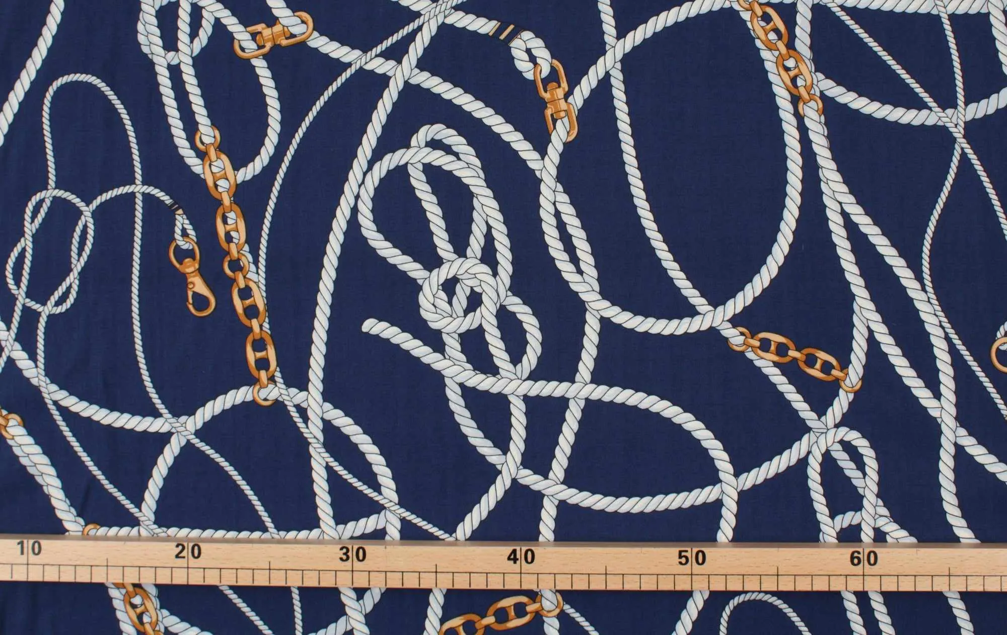 20 MTS ROLL - Printed Viscose - Chains - OFFER: 3€/MT