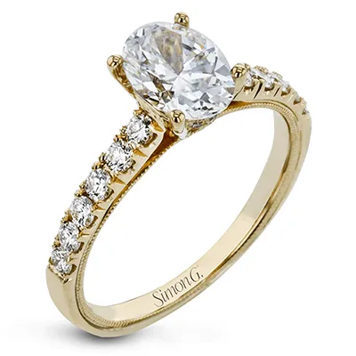 Oval-Cut Engagement Ring In 18k Gold With Diamonds